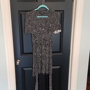 EUC Betsey Johnson cotton black & white size small tie back dress